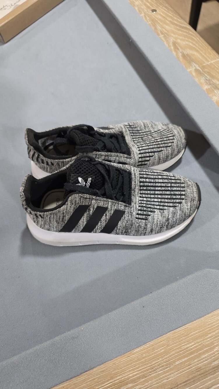 Adidas Originals Swift Run Kids Shoes Grey Black Size 12K